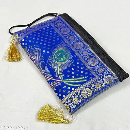 Exquisite Fashionate Women Clutches for Every Occasion
